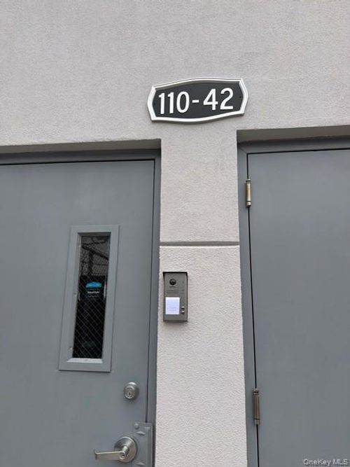 2-110-42 W 15th St, New York, NY, 10011-6724 | Card Image