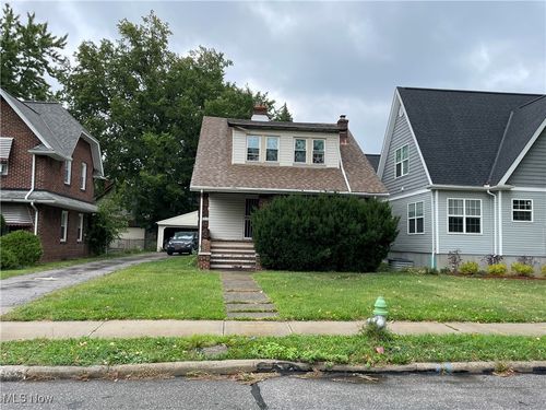 2137 N Taylor Rd, Cleveland, OH, 44112-3001 | Card Image