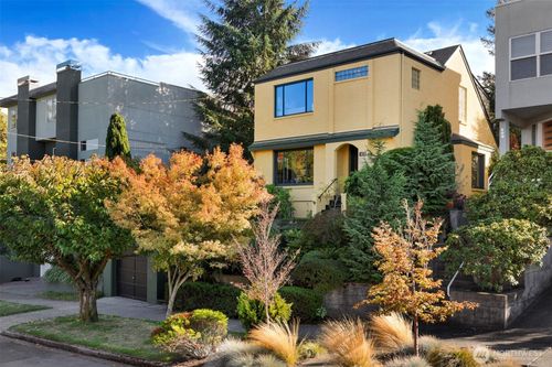 413 Lynn St, Seattle, WA, 98109-2140 | Card Image