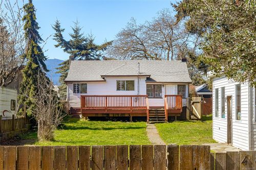 485 Park Ave, Nanaimo, BC, V9R4H3 | Card Image