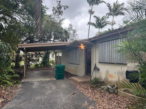 8932 Ridgeland Dr, Cutler Bay, FL, 33157-7150 | Card Image
