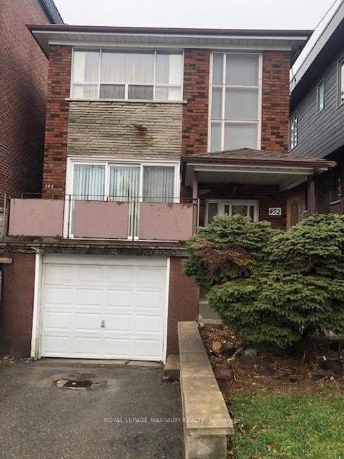 452 Harvie Ave, York, ON, M6E4L8 | Card Image