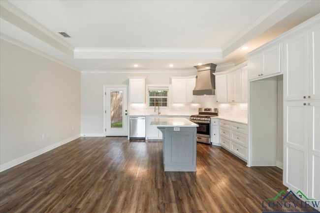 1210 Cobblestone Ct, House other with 3 bedrooms, 2 bathrooms and null parking in Carthage TX | Image 8