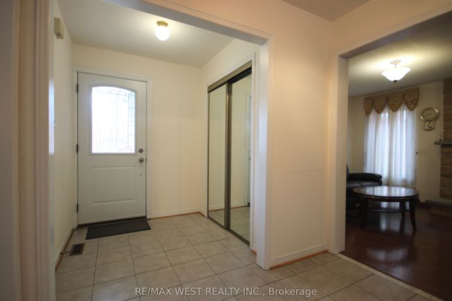 73 Hullrick Dr, House other with 4 bedrooms, 3 bathrooms and 4 parking in Etobicoke ON | Image 6