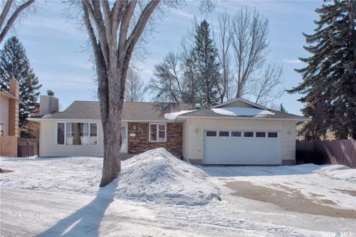 31 Crossley Bay, Regina, SK, S4R7C2 | Card Image