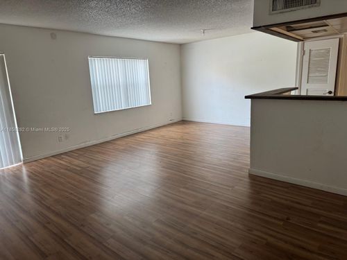 apt-r209-17901 Nw 68th Ave, Hialeah, FL, 33015-3919 | Card Image