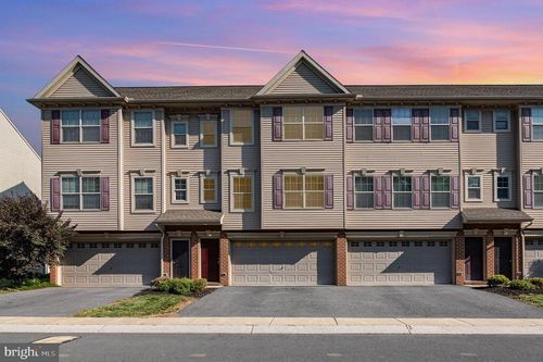 6315 Creekbend Dr, MECHANICSBURG, PA, 17050-4001 | Card Image