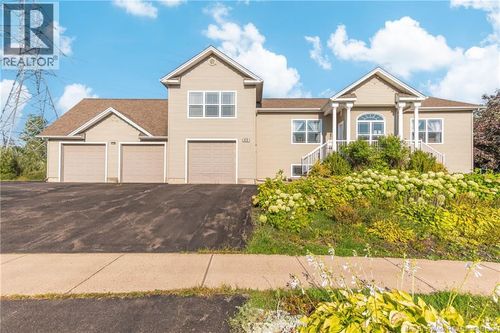 69 Whisperwood Dr, Moncton, NB, E1G0P7 | Card Image