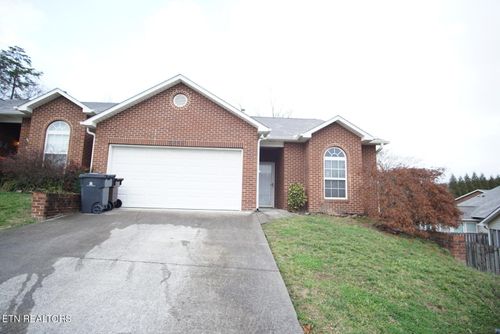 2419 Glen Meadow Rd, Knoxville, TN, 37909-1095 | Card Image