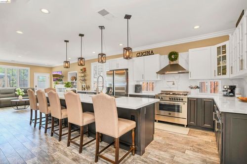 2174 Newton Dr, Brentwood, CA, 94513-2699 | Card Image