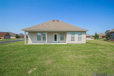 42405 Baystone Ave, House other with 3 bedrooms, 2 bathrooms and null parking in Prairieville LA | Image 3