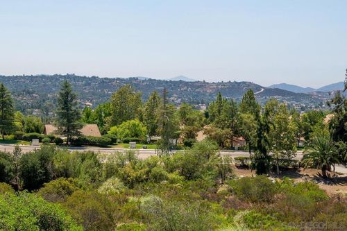 2617 Lobelia Rd, Alpine, CA, 91901-1326 | Card Image