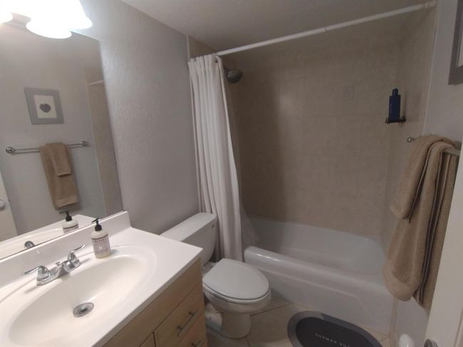 APT-218B - 4502 N Federal Hwy, Condo with 2 bedrooms, 2 bathrooms and null parking in Lighthouse Point FL | Image 17