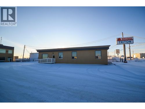 8615 100 St, Fort St John, BC, V1J3W7 | Card Image