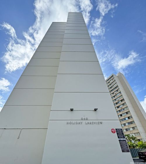 304-949 Ala Nanala St, Honolulu, HI, 96818-2924 | Card Image