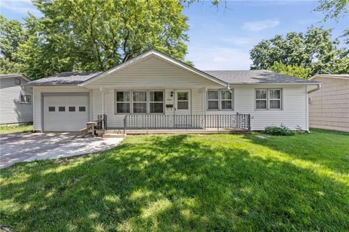 8100 E 90th Ter, Kansas City, MO, 64138-4165 | Card Image