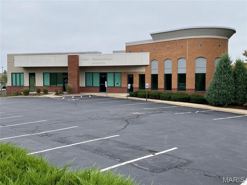 2085 Bluestone Dr, Saint Charles, MO, 63303-6726 | Card Image