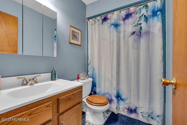 102 Diamond Ln, Condo with 2 bedrooms, 3 bathrooms and null parking in Old Bridge NJ | Image 10