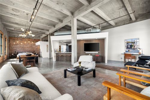 8d-100 W 5th St, Long Beach, CA, 90802-2335 | Card Image
