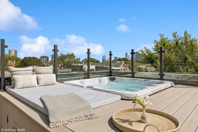 2 - 2633 N Mildred Ave, Condo with 4 bedrooms, 3 bathrooms and 1 parking in CHICAGO IL | Image 40