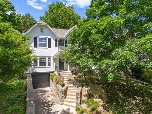 428 58th Ter, Kansas City, MO, 64113-1270 | Card Image