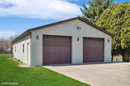 8202 N 300 E, Rolling Prairie, IN, 46371-9309 | Card Image