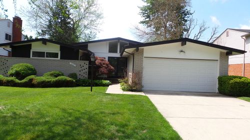 18165 Adrian St, Southfield, MI, 48075-1801 | Card Image