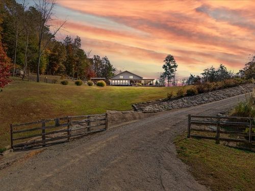 705 Hinson Springs Rd, Lobelville, TN, 37097-4613 | Card Image