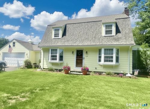 729 Lovely St, Avon, CT, 06001-2975 | Card Image