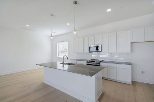 unit-402-2050 Lohmans Spur Rd, Lakeway, TX, 78734-5501 | Card Image