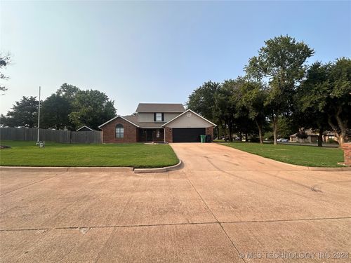 201 E Park Plaza, Stroud, OK, 74079 | Card Image