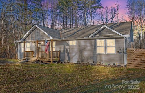 039-60 Oakwood Dr, Horse Shoe, NC, 28742-9705 | Card Image