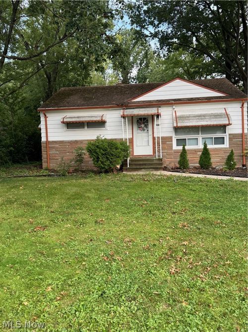 13210 Mccracken Rd, Garfield Heights, OH, 44125-1906 | Card Image