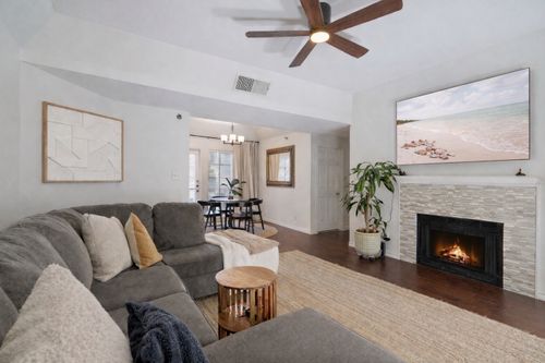 apt-208-3105 San Jacinto St, Dallas, TX, 75204-5555 | Card Image