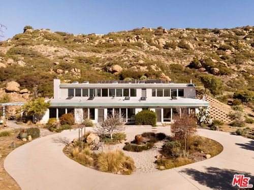 7401 Studio Rd, West Hills, CA, 91304-1037 | Card Image