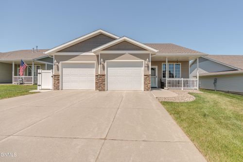2010 Calgary Avenue E, Bismarck, ND, 58503 | Card Image