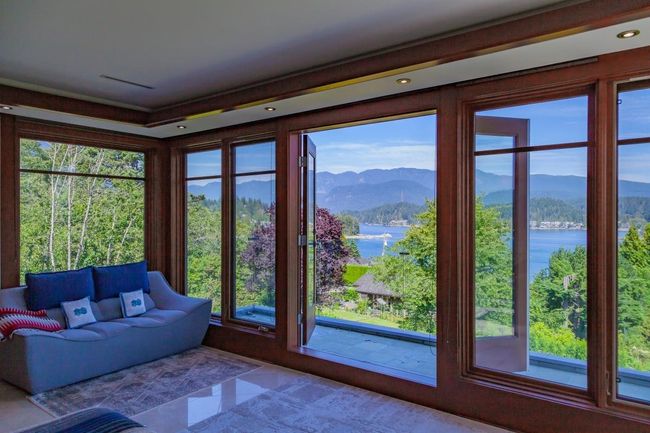 706 Roslyn Boulevard, House other with 7 bedrooms, 0 bathrooms and 3 parking in North Vancouver BC | Image 24