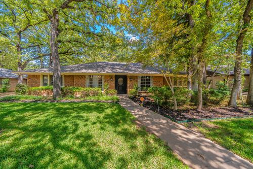 1803 Oak Grove Drive, Arlington, TX, 76013 | Card Image