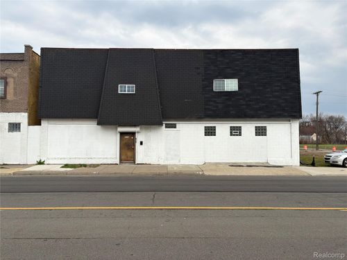 8725 Harper Ave, Detroit, MI, 48213-2635 | Card Image