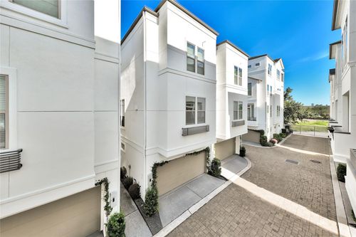 5451 Larkin St, Houston, TX, 77007-1803 | Card Image