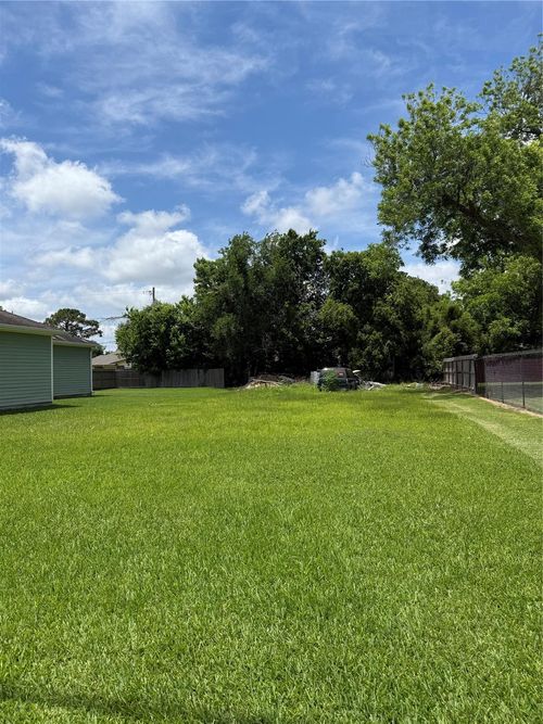 105 S Fulton Street, Texas City, TX, 77591 | Card Image