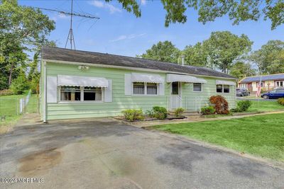 328 Aldrich Road, House other with 3 bedrooms, 1 bathrooms and null parking in Howell NJ | Image 2