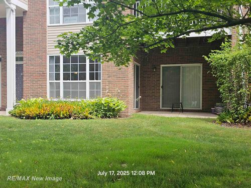 16262 Grandview Dr, Macomb, MI, 48044-4067 | Card Image