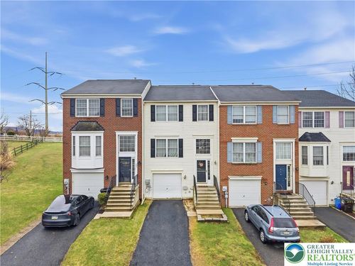 305 S Oak St, Freemansburg, PA, 18017-7068 | Card Image