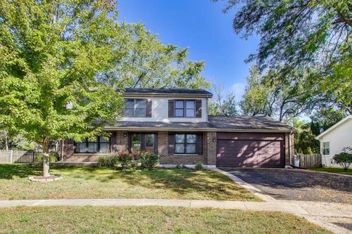 600 Ivy Ct, Lake Zurich, IL, 60047-2812 | Card Image