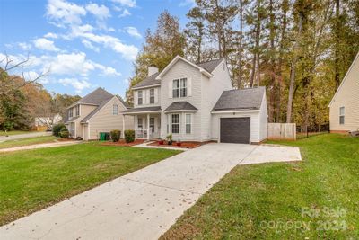 5424 Chasewind Drive, House other with 3 bedrooms, 2 bathrooms and null parking in Charlotte NC | Image 2