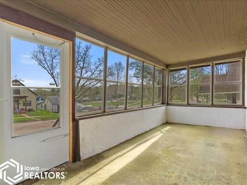 519 S 8th St, Burlington, IA, 52601-5711 | Card Image