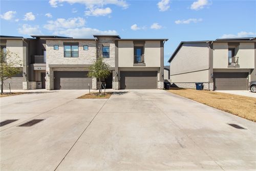 510 Momma Bear Dr, College Station, TX, 77845-2428 | Card Image