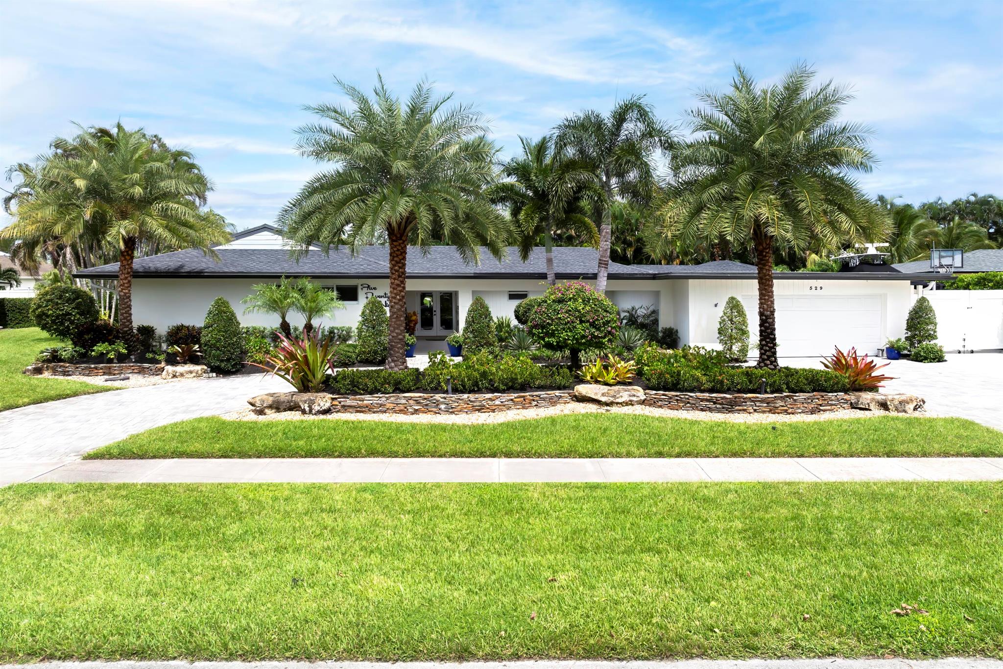 Overlook Dr, North Palm Beach, FL 33408
