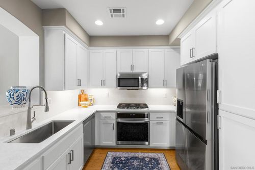 2702 Piantino Cir, San Diego, CA, 92108-4736 | Card Image